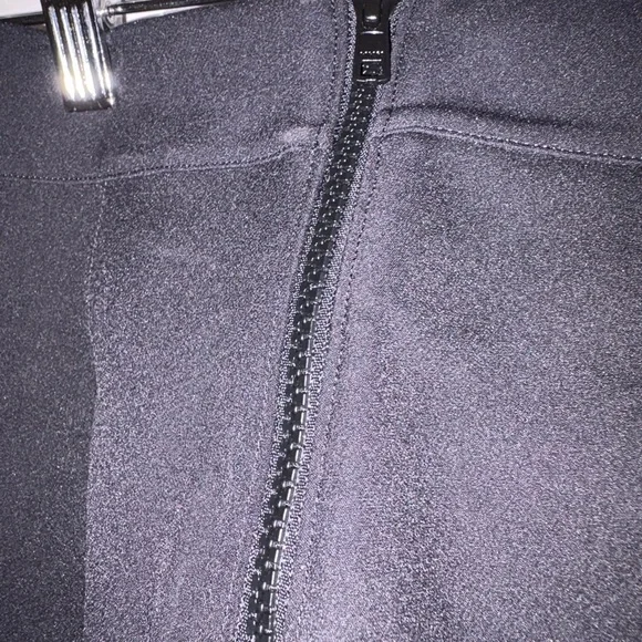 Spanx the back zip women’s black pants. Zip at ankle and back at waist. Size 4 - Picture 3 of 6